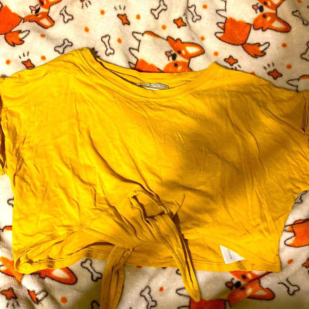Yellow tie front crop top (size M)